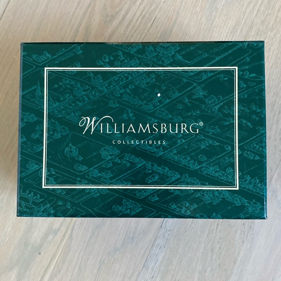 Williamsburg Palace Advance Building - Lang and Wise - Picture 7 of 10